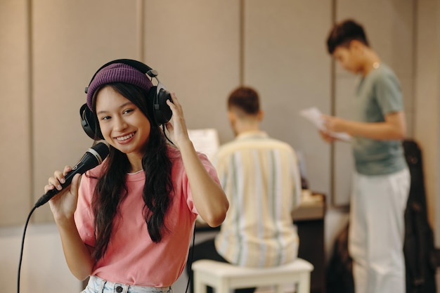 Music education gallery showcasing vocal practice sessions and singing instruction methodology