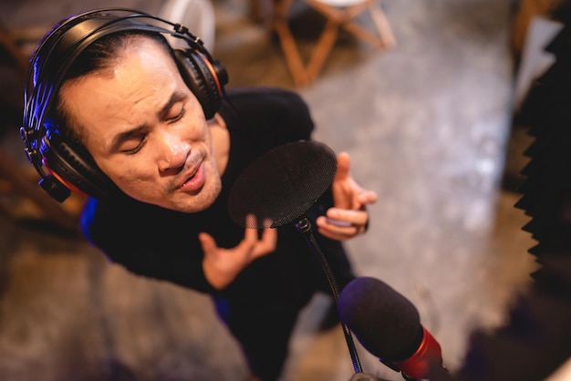 Professional singing lessons instructor teaching vocal techniques and music training